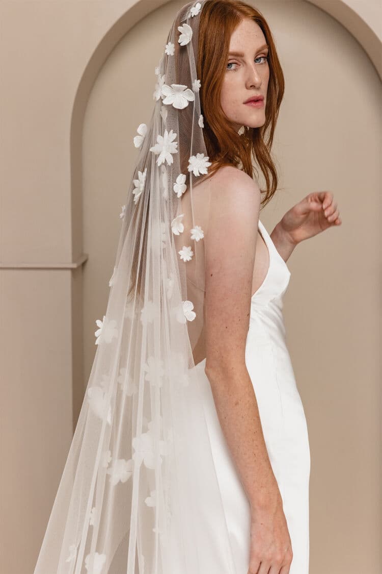 Cora Veil Off-White
