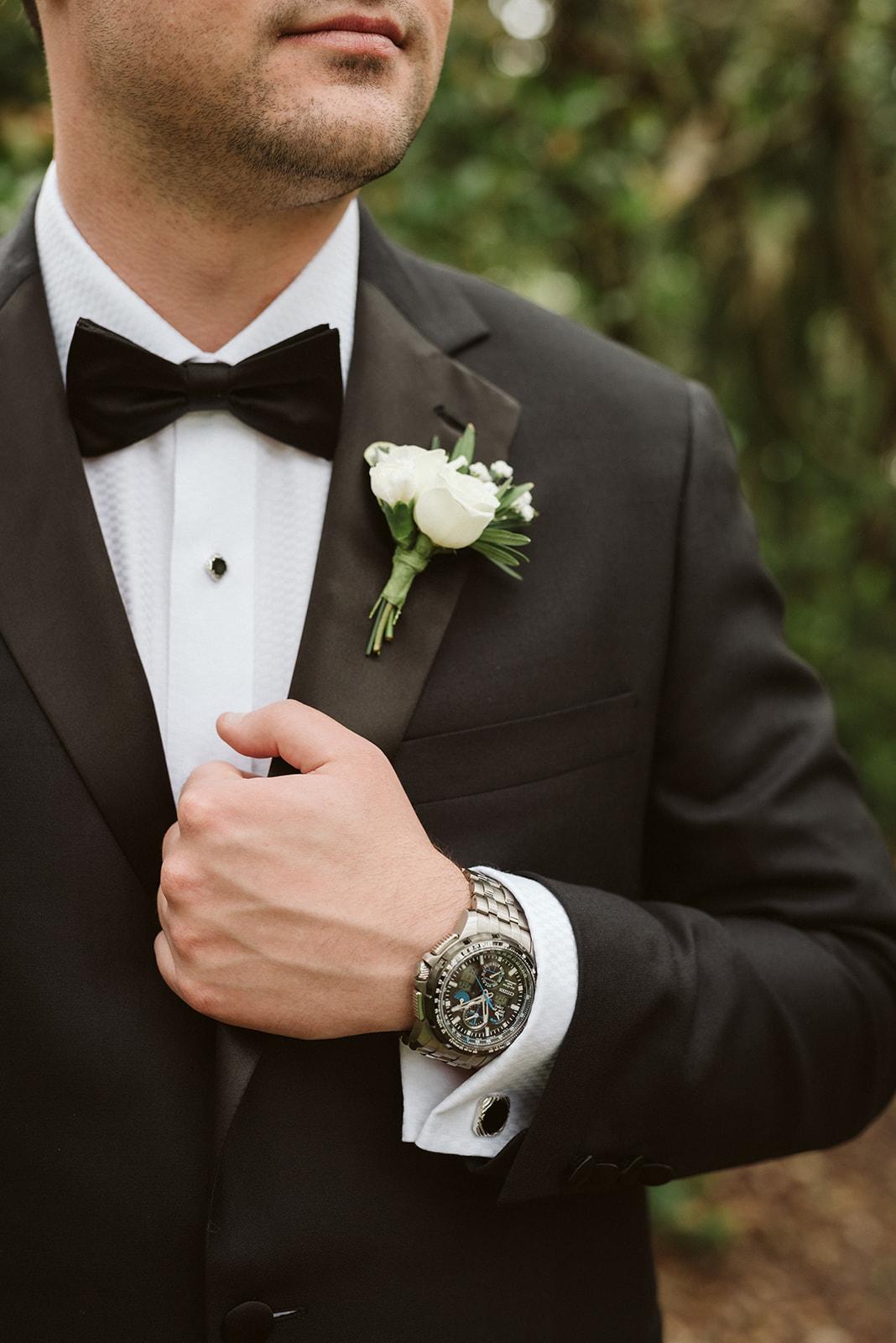 A Classic Coastal Wedding at Marie Selby Botanical Gardens 2