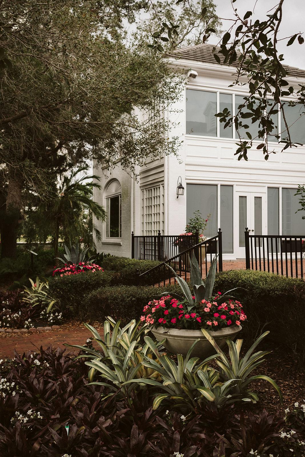 A Classic Coastal Wedding at Marie Selby Botanical Gardens 30