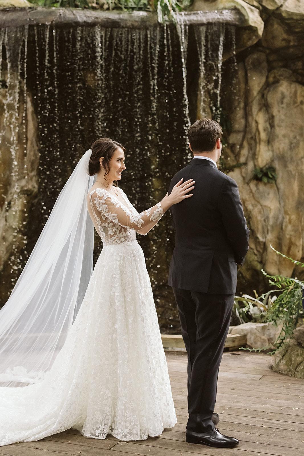 A Classic Coastal Wedding at Marie Selby Botanical Gardens 8