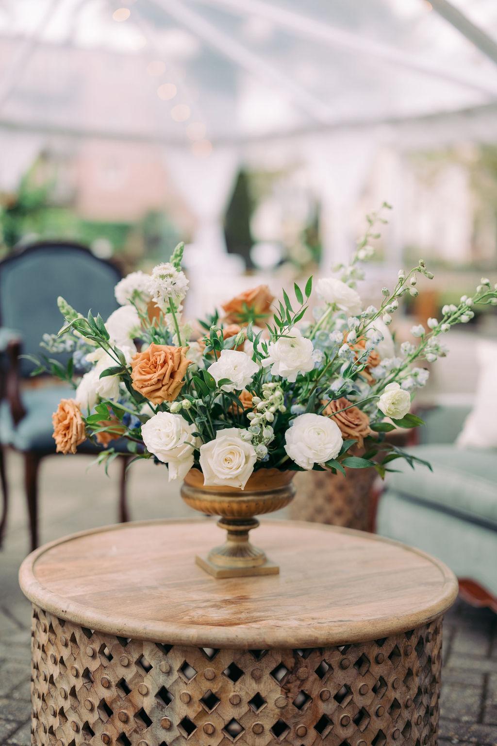 A Chic Spring Wedding at Elms Mansion 24