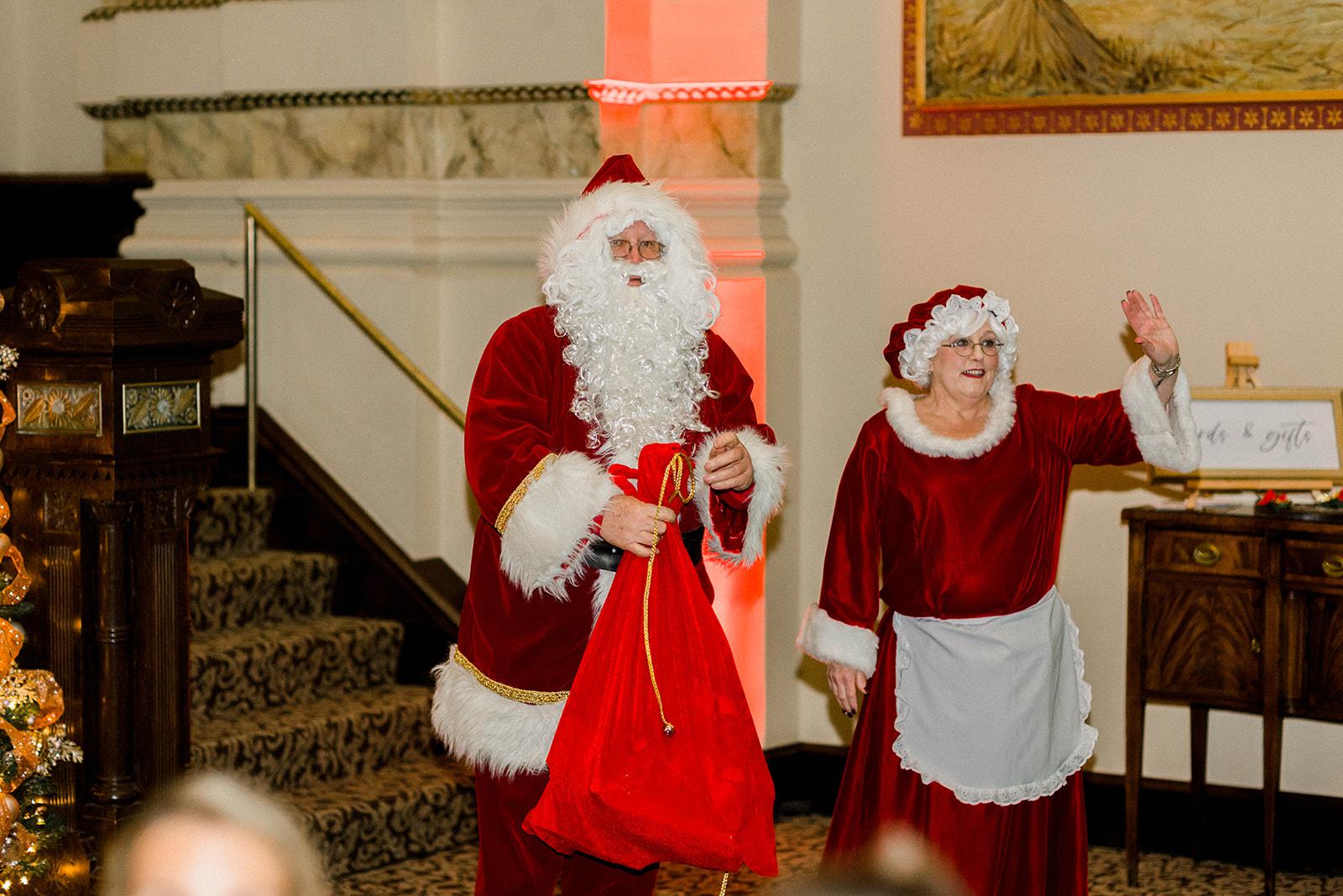 A Classic Christmas Wedding at The Grain 25