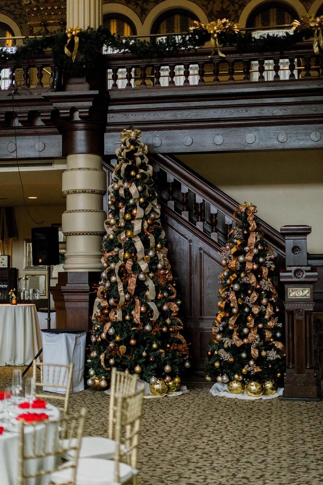 A Classic Christmas Wedding in Wisconsin photo 4