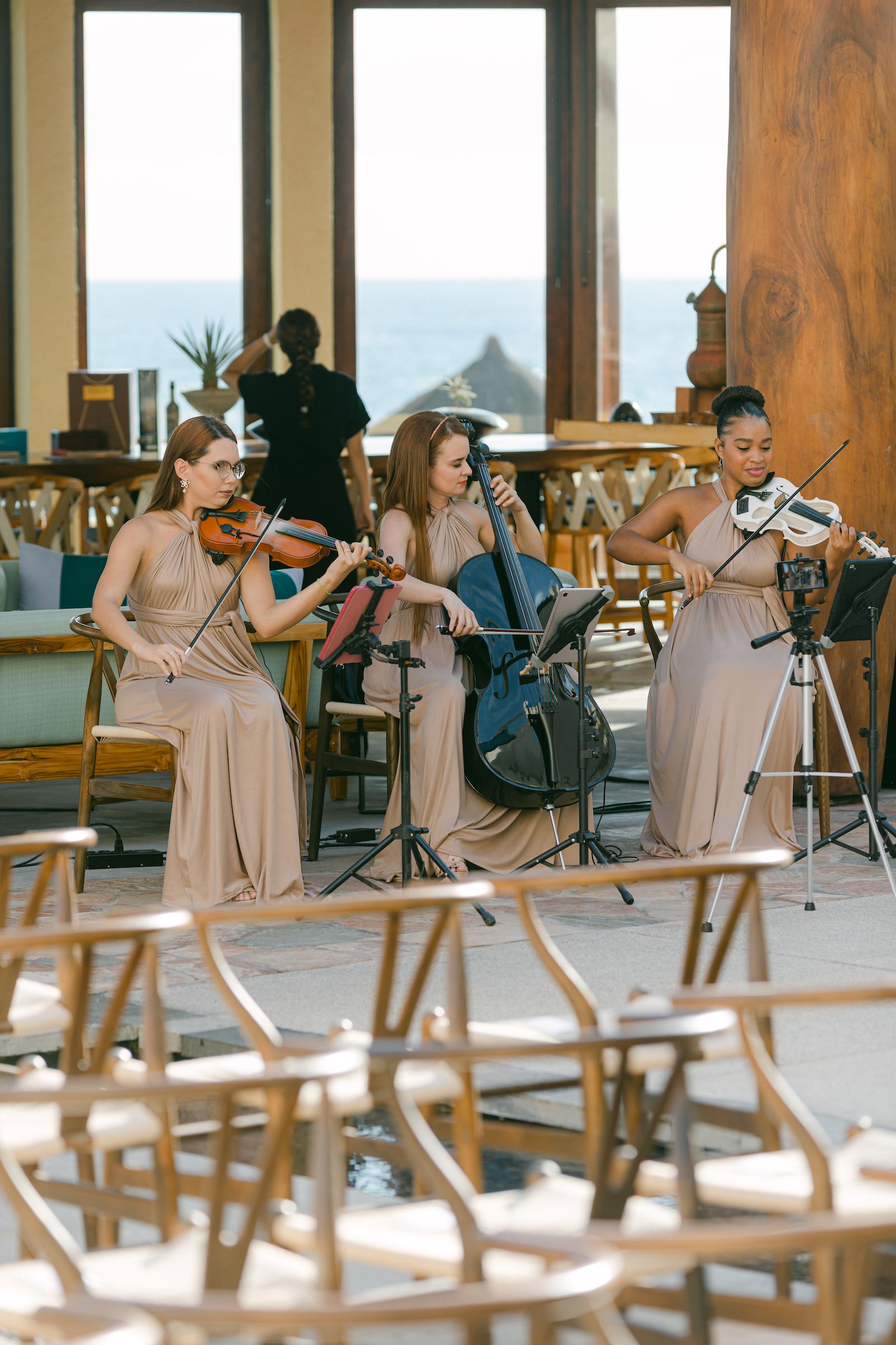 A Classic Fall Wedding at The Waldorf Astoria Los Cabos Pedregal photo 2