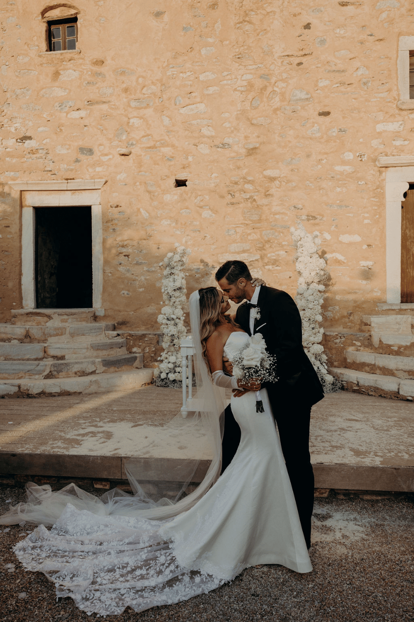 A Modern Fall Wedding at The Cycladic Pavilion