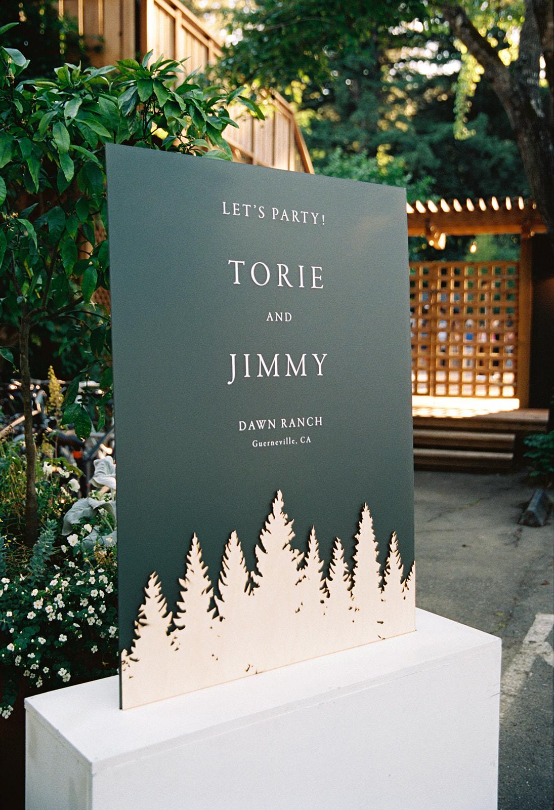 A Classic Outdoor Summer Wedding at Dawn Ranch 21
