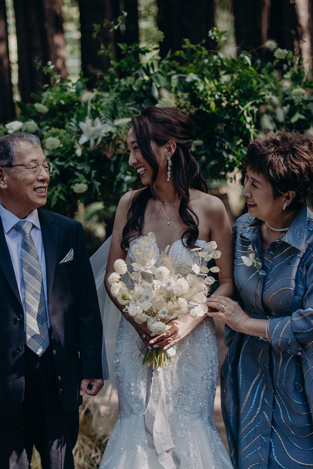 This Couple Wed in the Middle of the Forest! 38