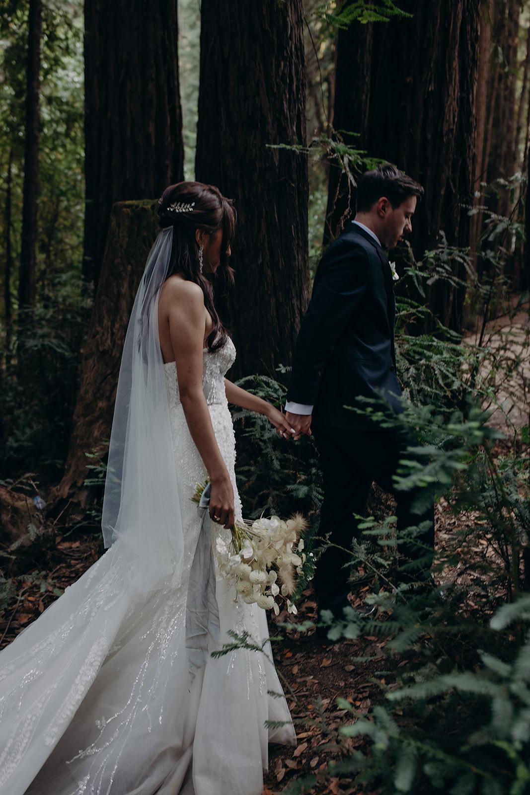 This Couple Wed in the Middle of the Forest! 28