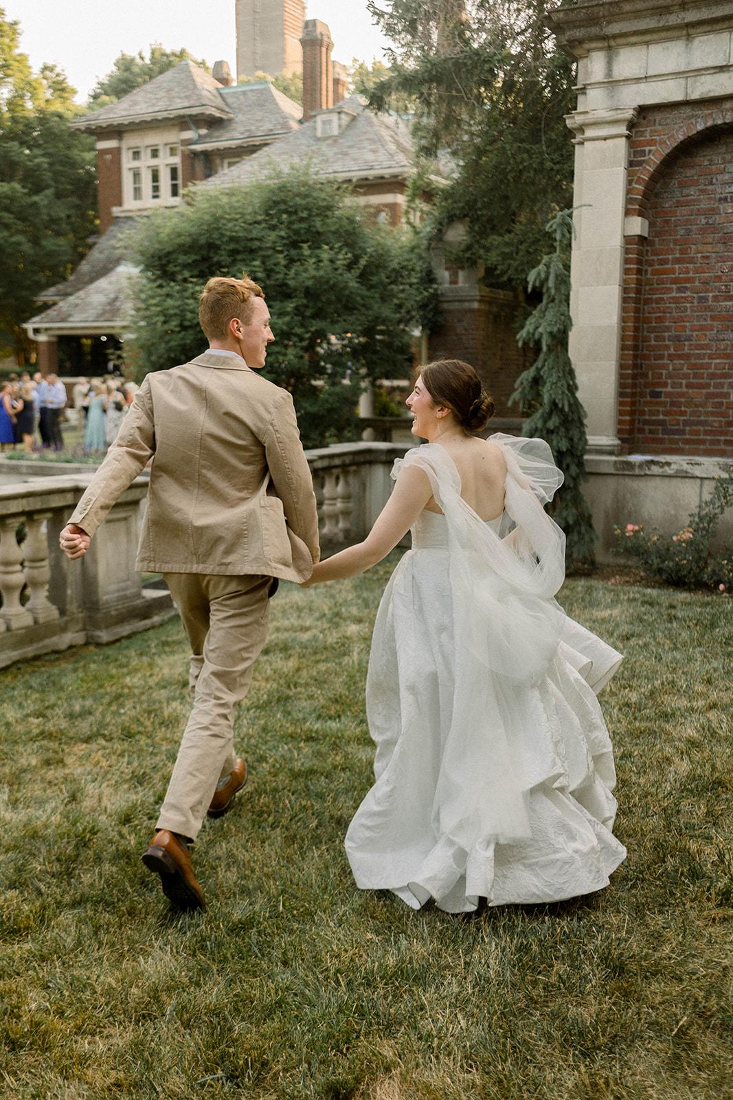 Fitting A Wedding Planner Into Your Budget