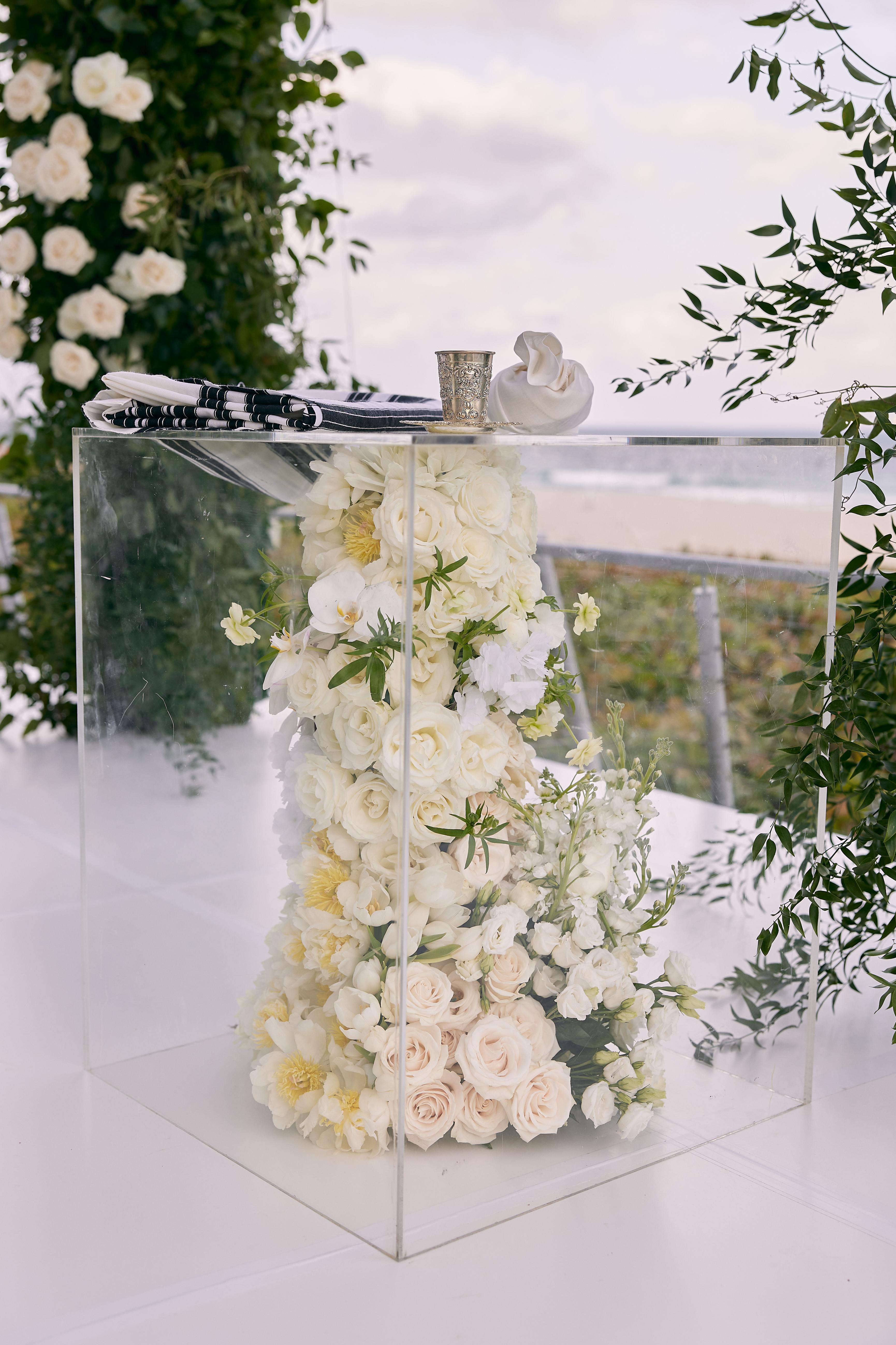 A Modern Winter Wedding at the Marriott Harbor Beach Resort 8