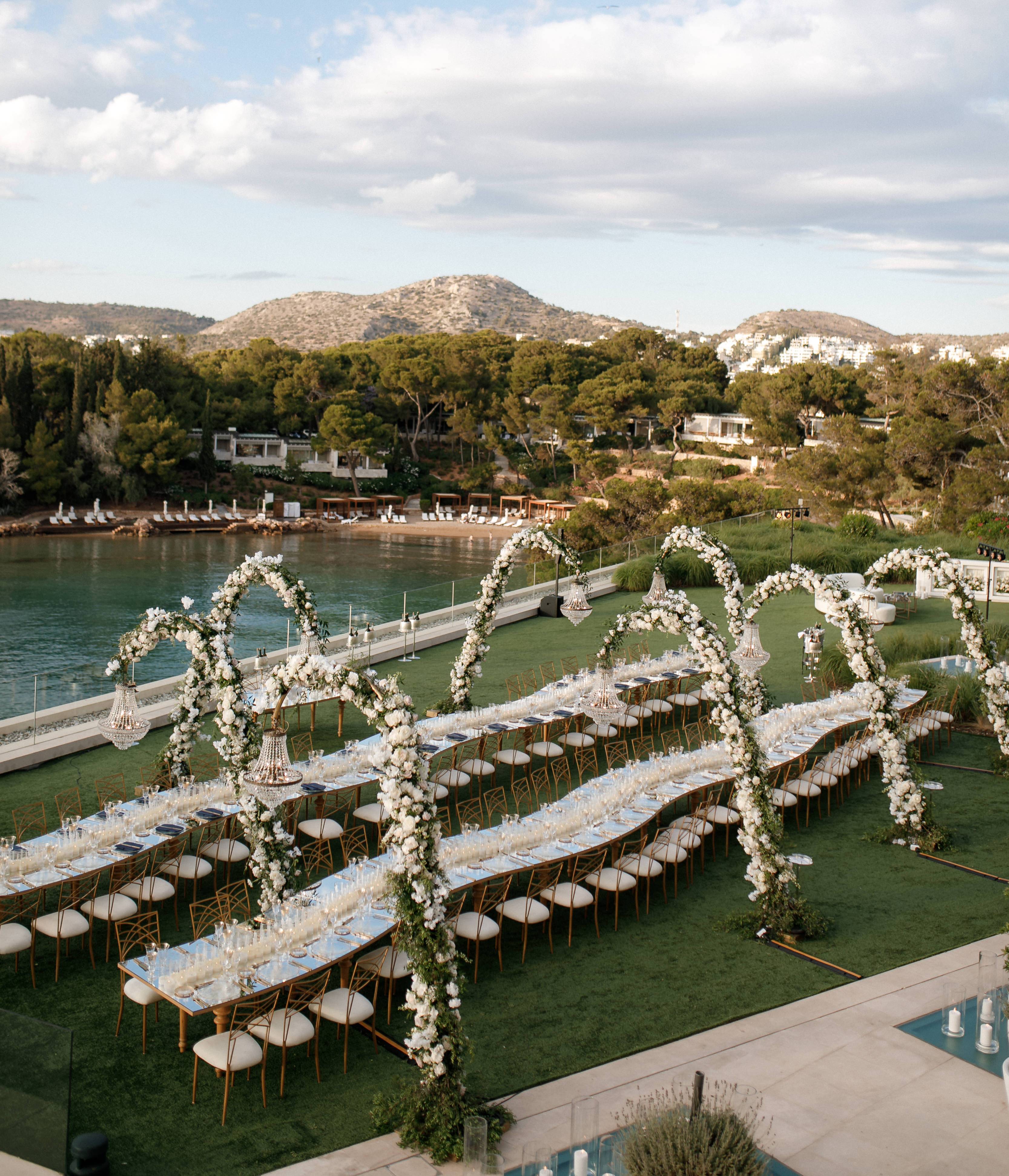 Identifying Red Flags When Hiring Wedding Vendors