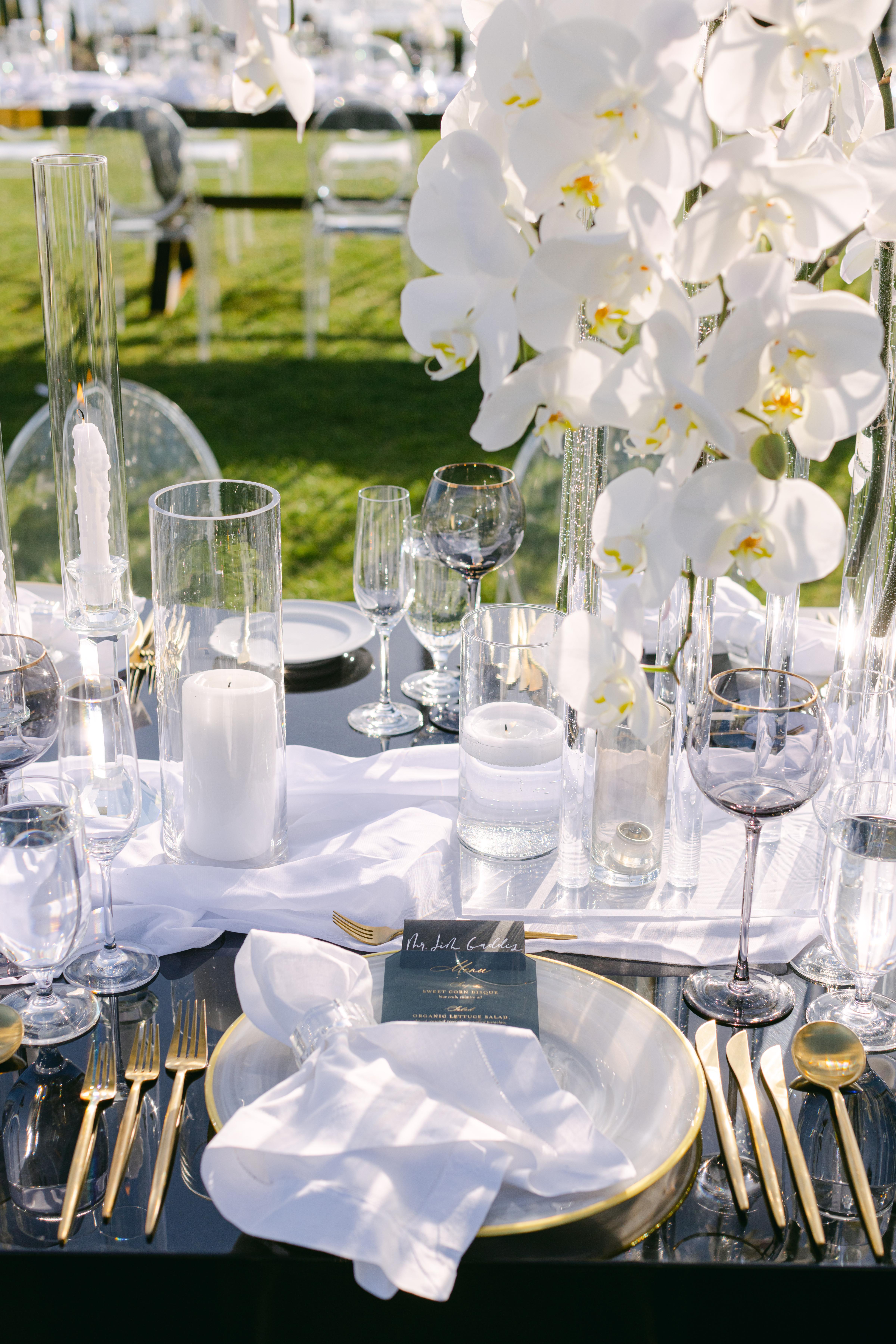 A Modern Spring Wedding at the Montage Laguna Hotel 22
