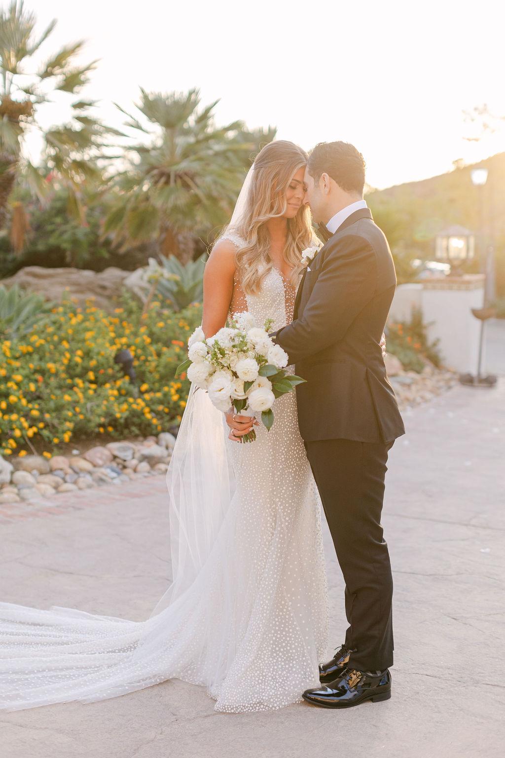 A Modern Fall Wedding at Hummingbird Nest Ranch Villa 46