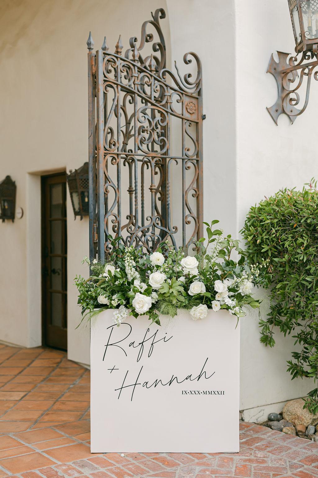 A Modern Fall Wedding at Hummingbird Nest Ranch Villa 55