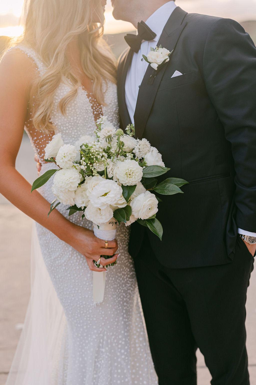 A Modern Fall Wedding at Hummingbird Nest Ranch Villa 42