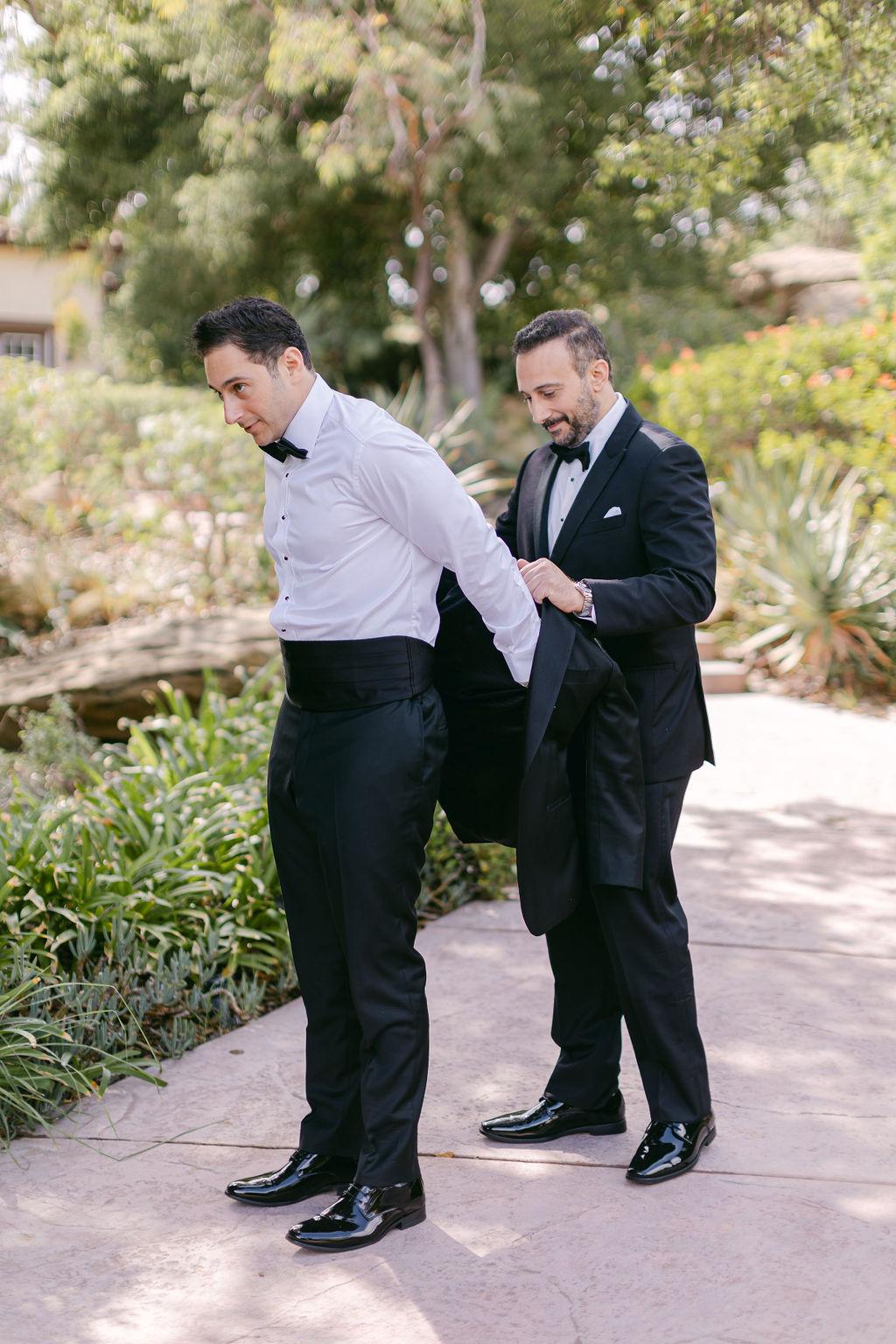 A Modern Fall Wedding at Hummingbird Nest Ranch Villa 33