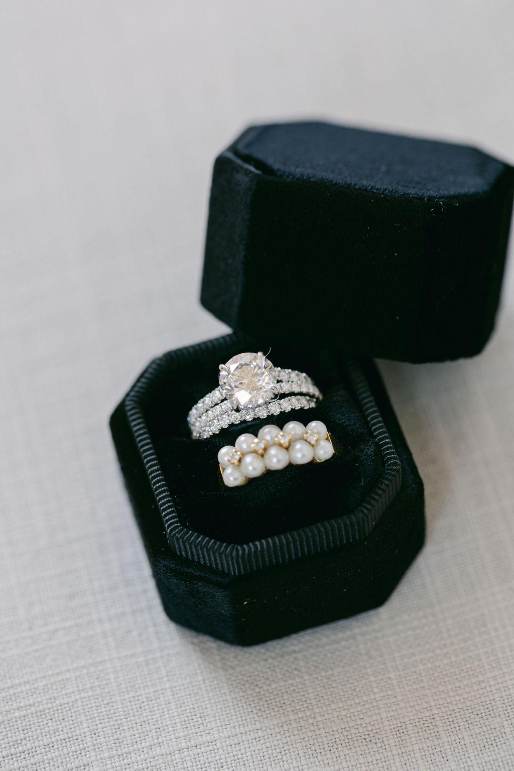 A Modern Fall Wedding at Hummingbird Nest Ranch Villa 1