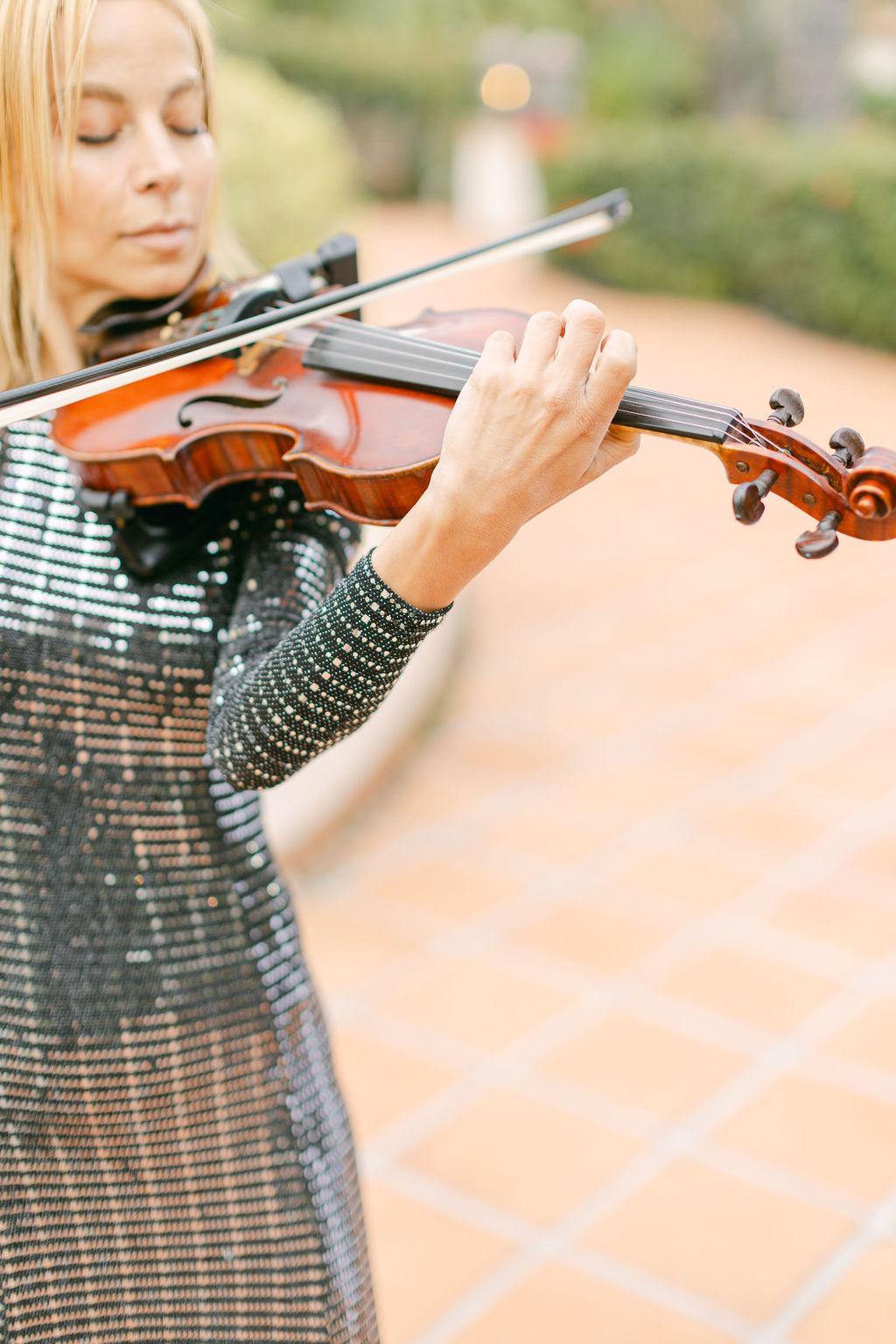 A Modern Fall Wedding at Hummingbird Nest Ranch Villa 50