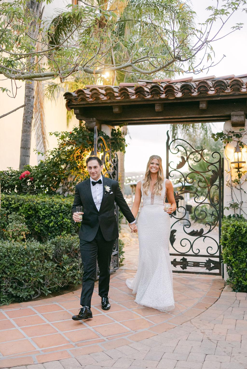 A Modern Fall Wedding at Hummingbird Nest Ranch Villa 94