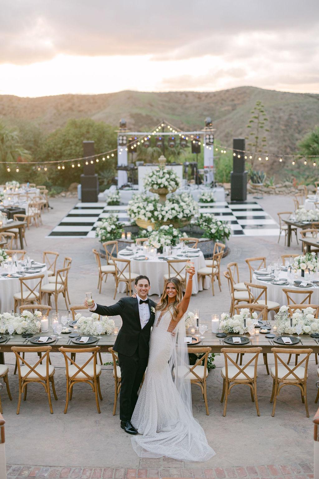 A Modern Fall Wedding at Hummingbird Nest Ranch Villa
