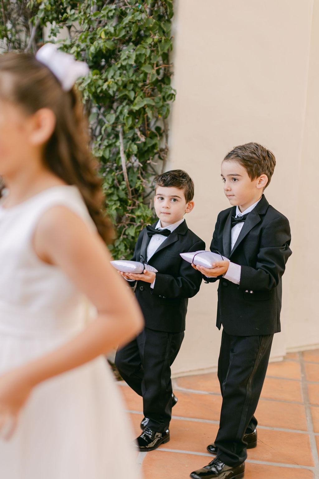 A Modern Fall Wedding at Hummingbird Nest Ranch Villa 8