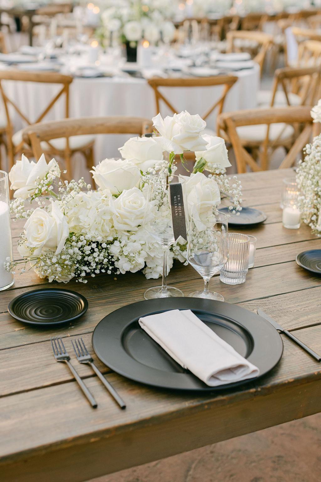 A Modern Fall Wedding at Hummingbird Nest Ranch Villa 43