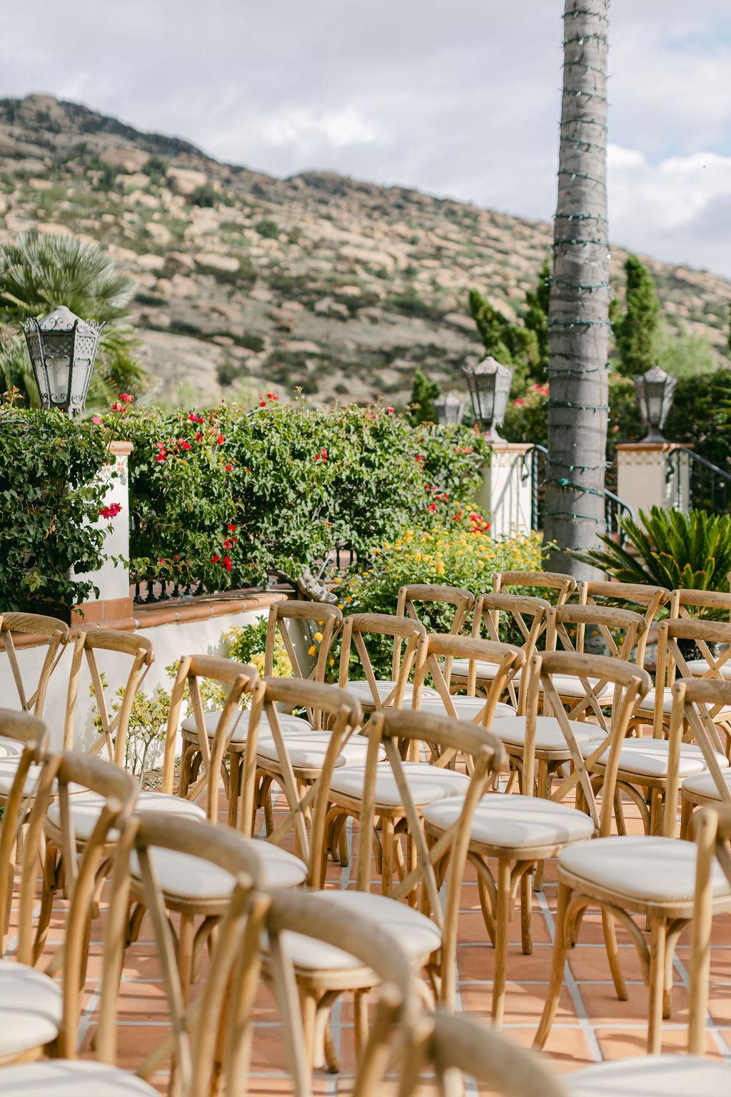 A Modern Fall Wedding at Hummingbird Nest Ranch Villa 38