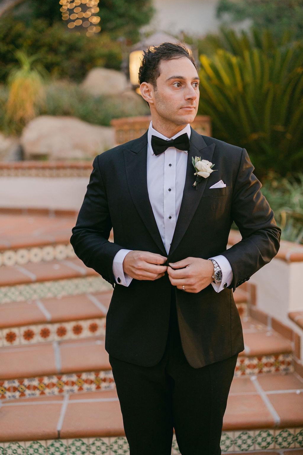 A Modern Fall Wedding at Hummingbird Nest Ranch Villa 40