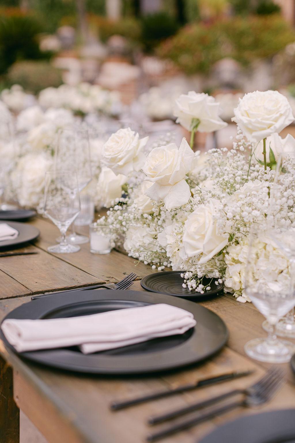 A Modern Fall Wedding at Hummingbird Nest Ranch Villa 28