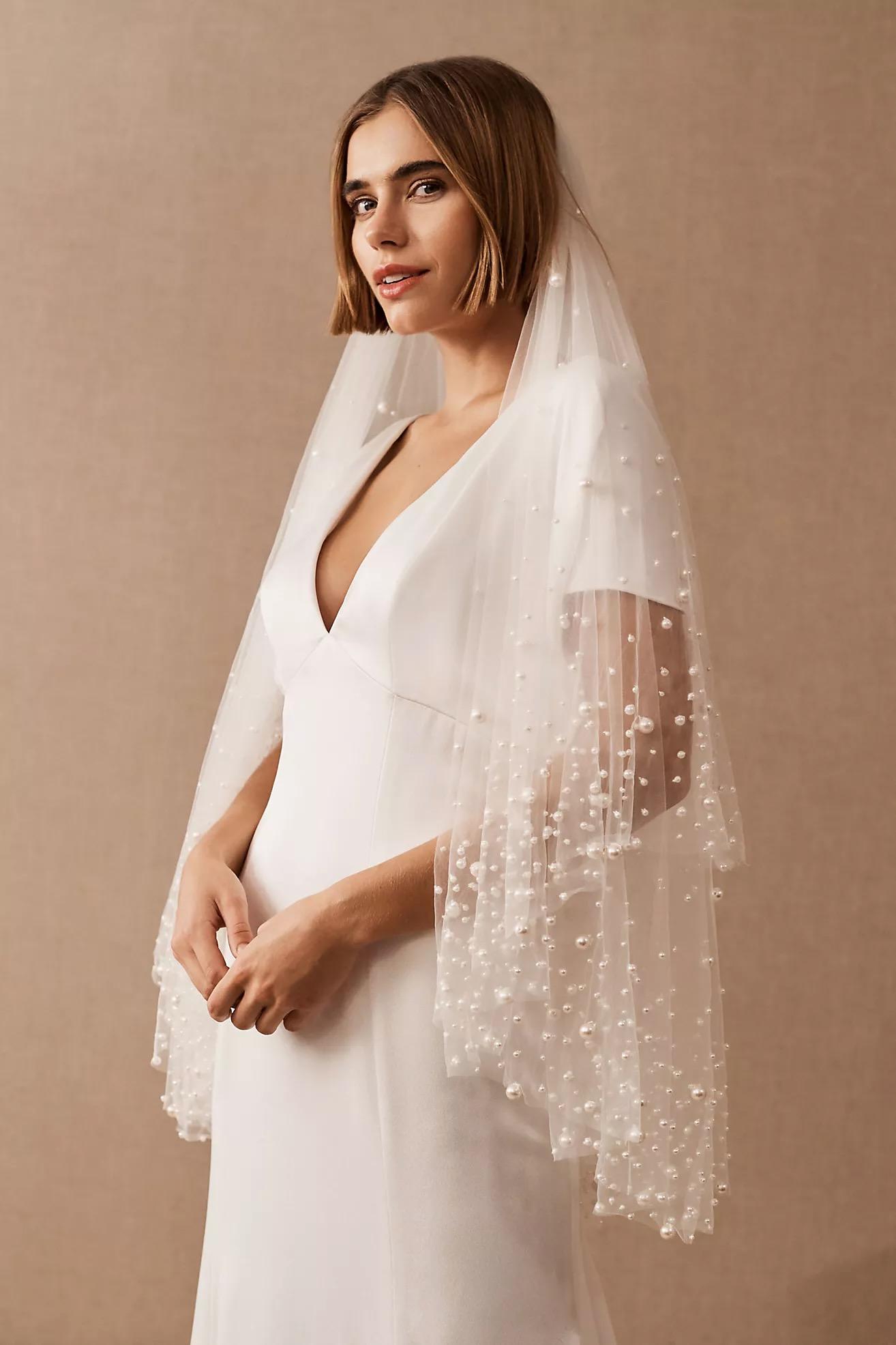 Fingertip Dense Pearl Veil