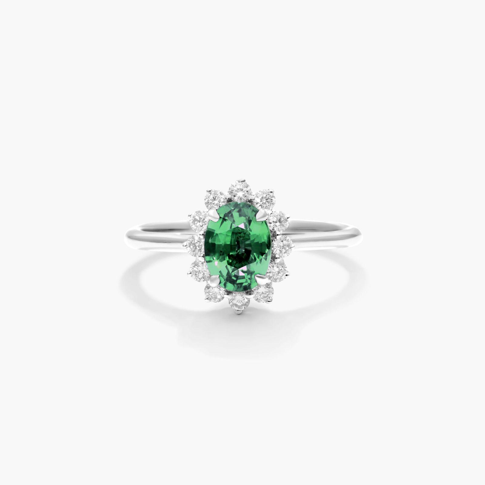 18K White Gold Oval Halo Emerald And Diamond Ring