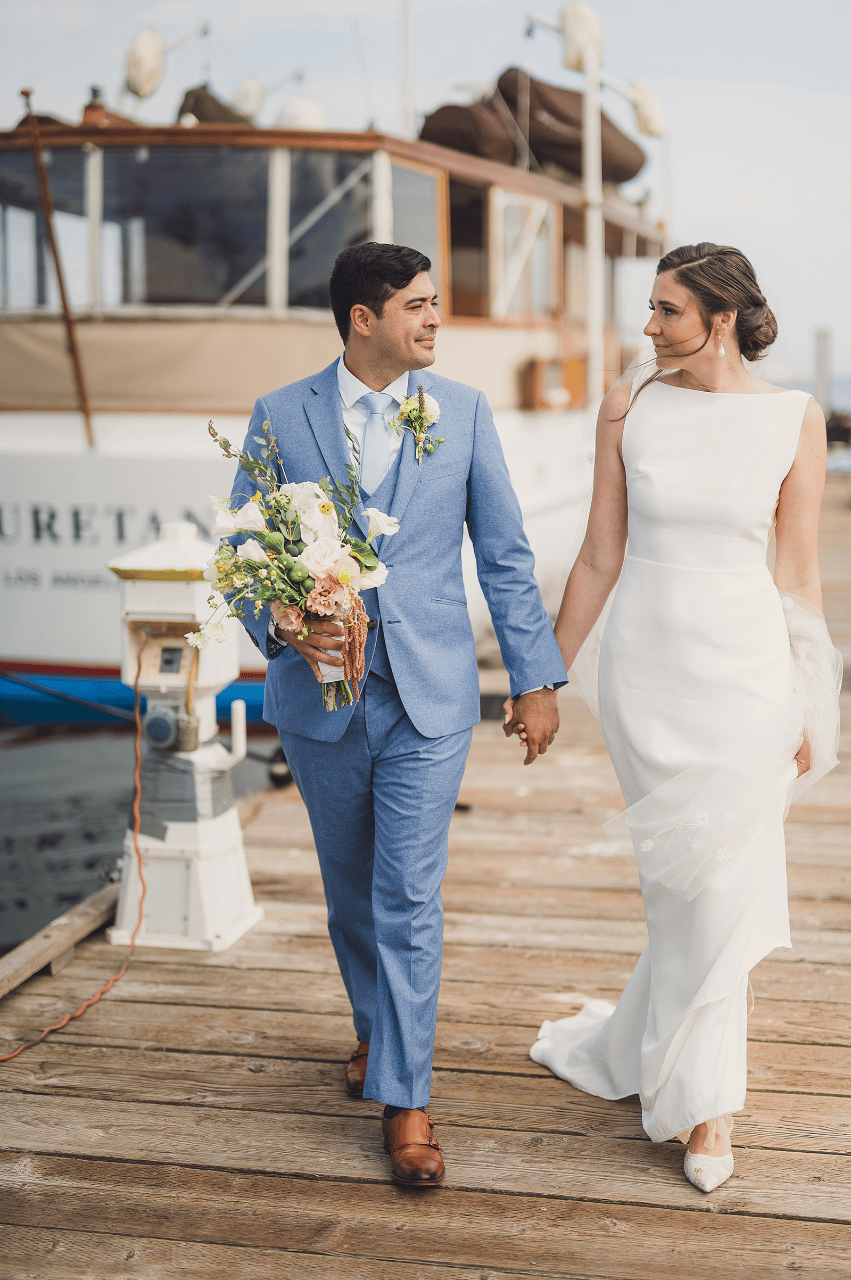 A Romantic Summer Wedding on a Yacht