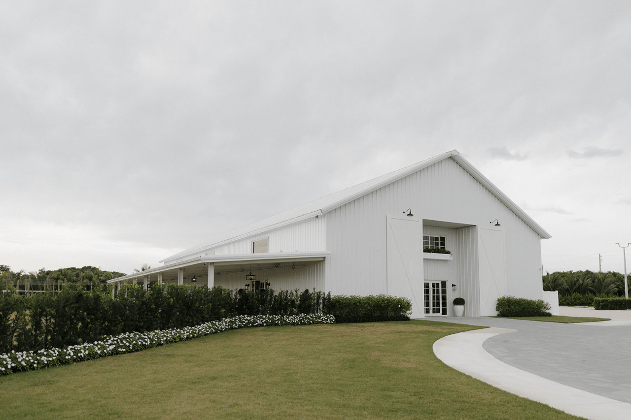 A Classic Spring Wedding at The White Orchid photo 2