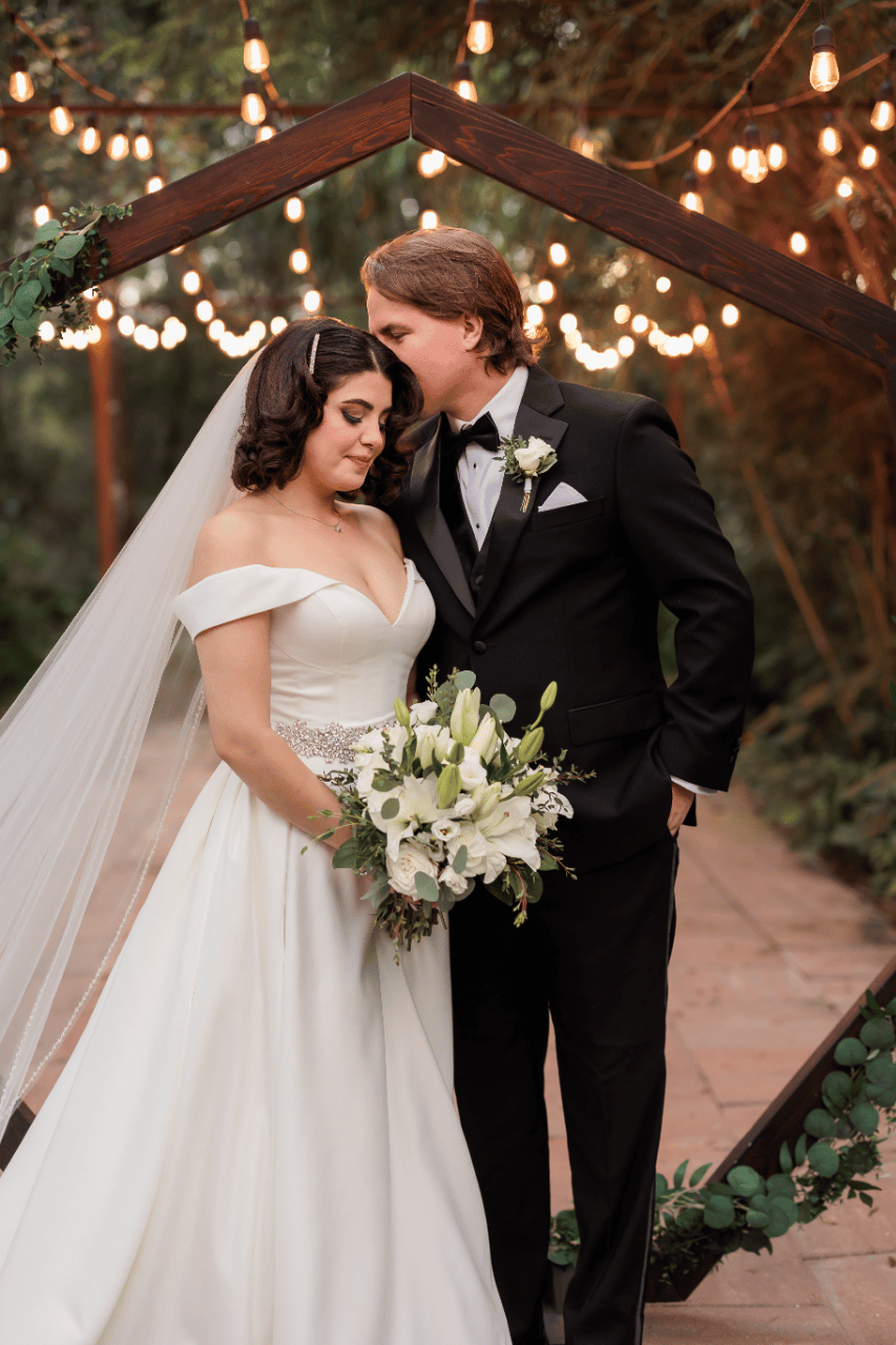 A Classic Winter Wedding at Bridle Oaks