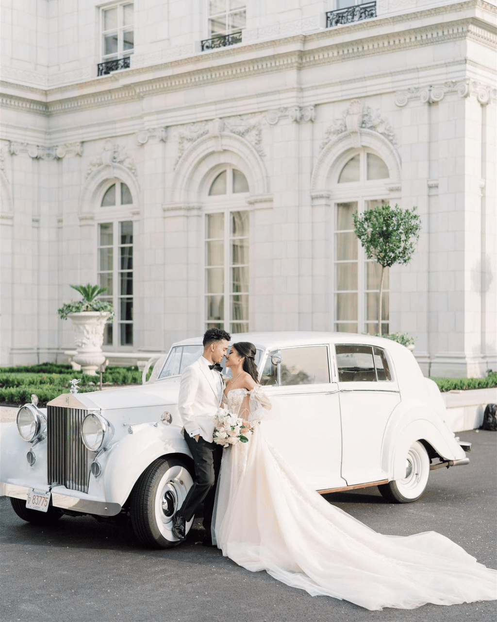 A Romantic Summer Wedding at Rosecliff Mansion photo 3