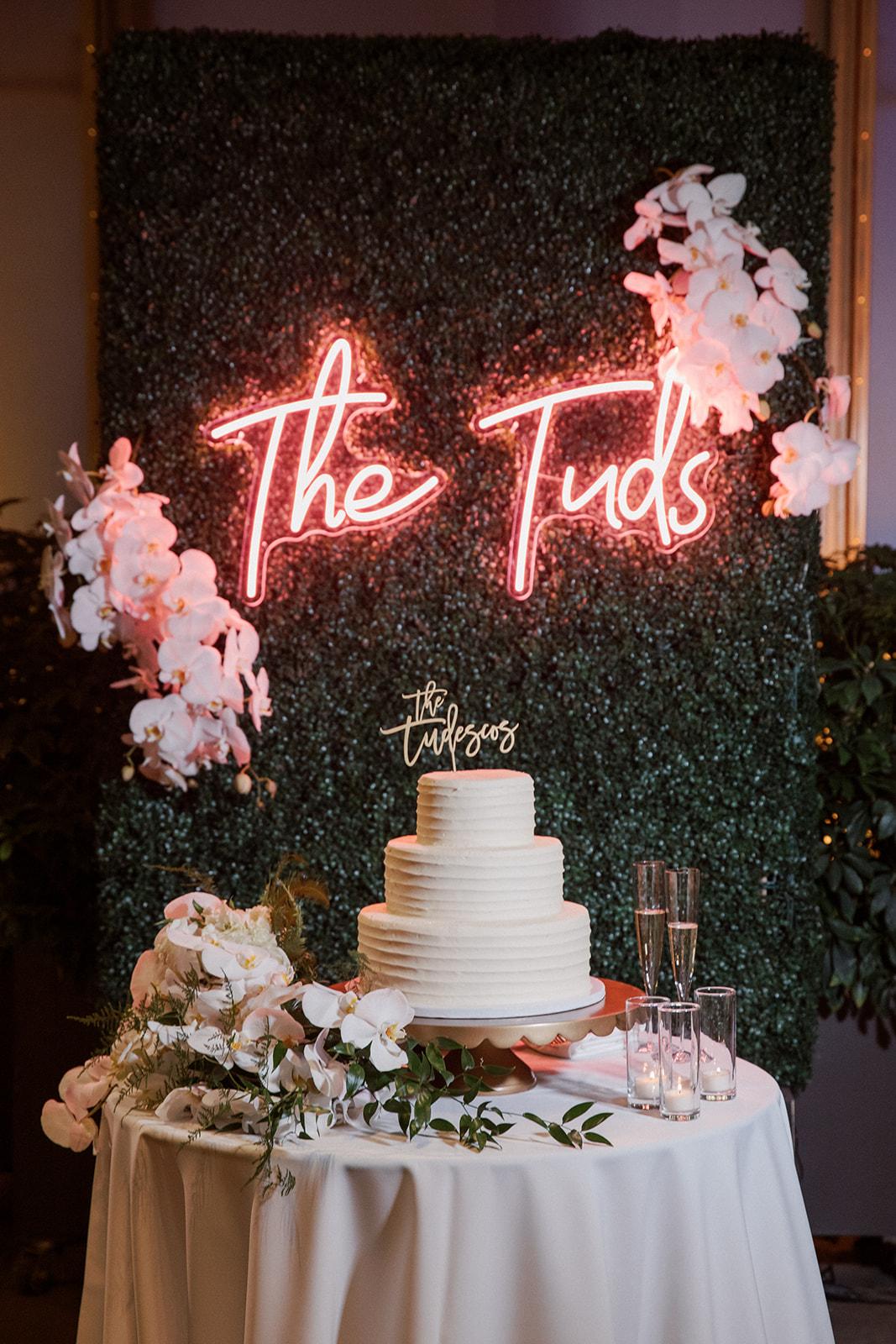 A Modern Spring Wedding at the California Academy of Sciences 2