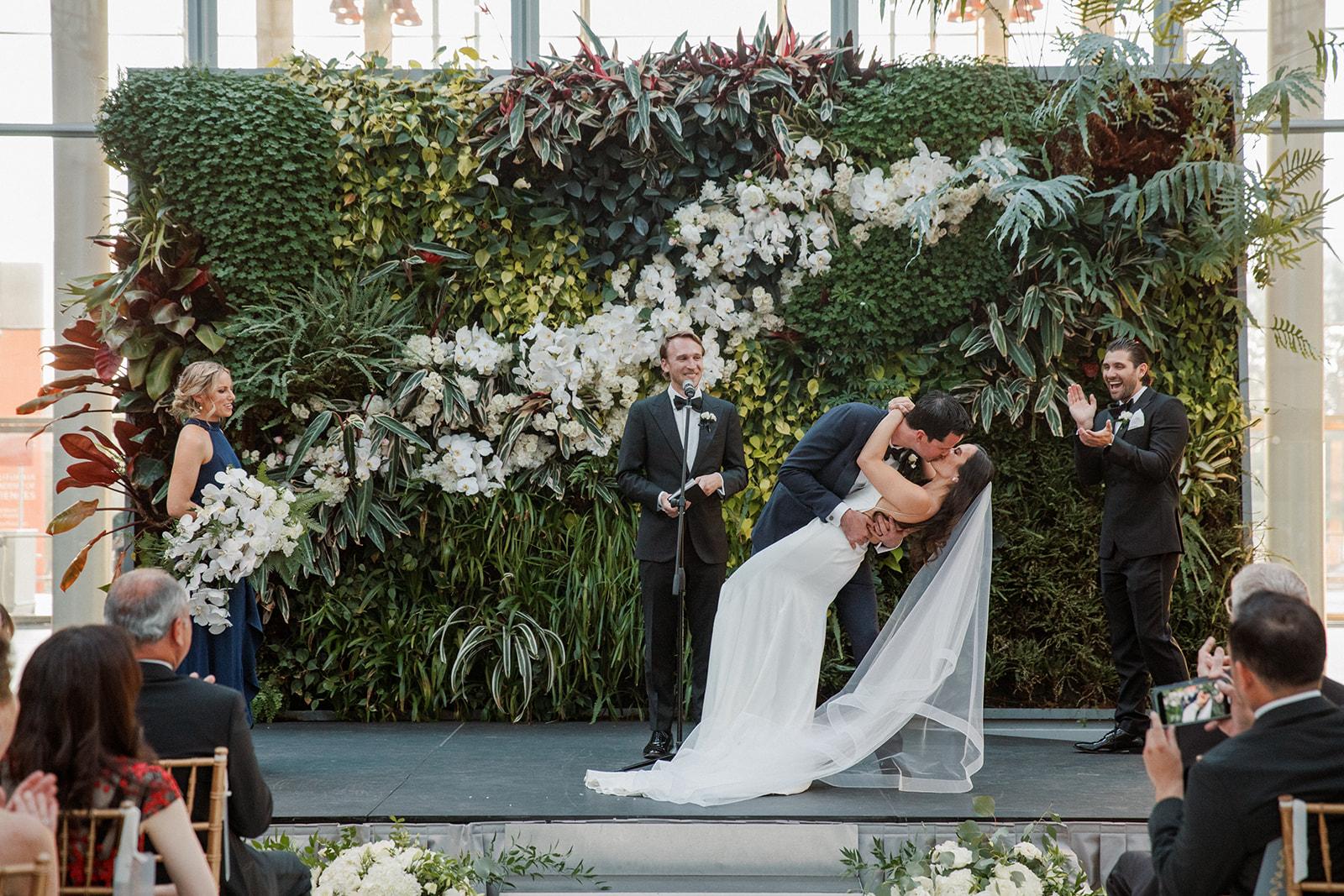 A Modern Spring Wedding at the California Academy of Sciences 46