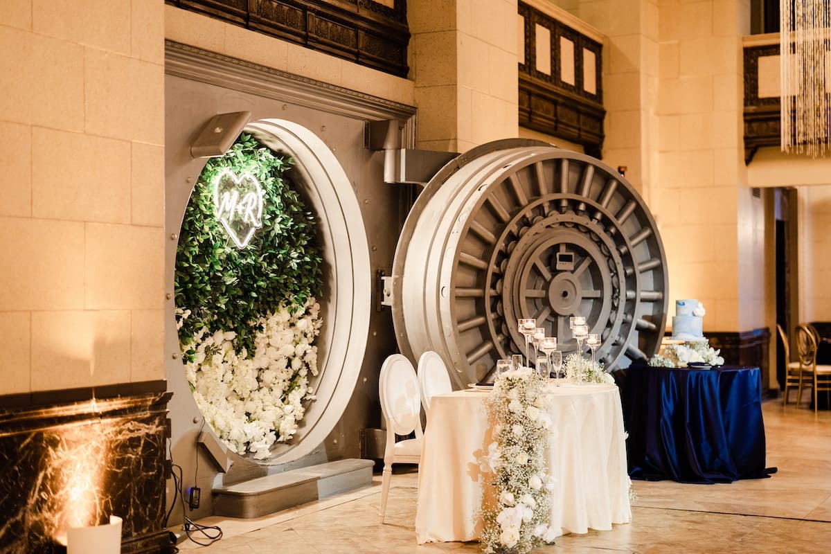 A Glamorous Spring Wedding at The Majestic 4