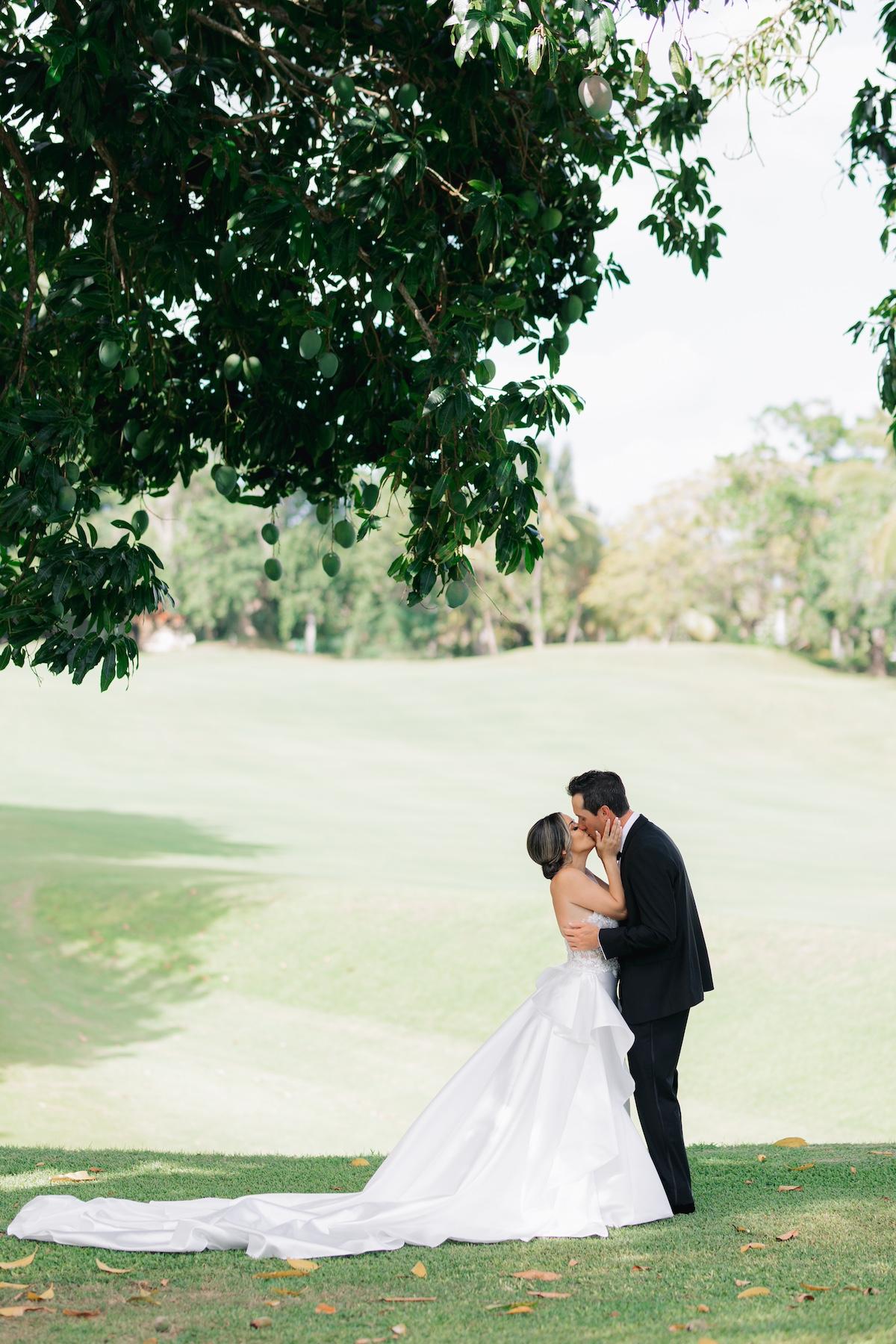 A Romantic Summer Wedding at the Casa De Campo 50