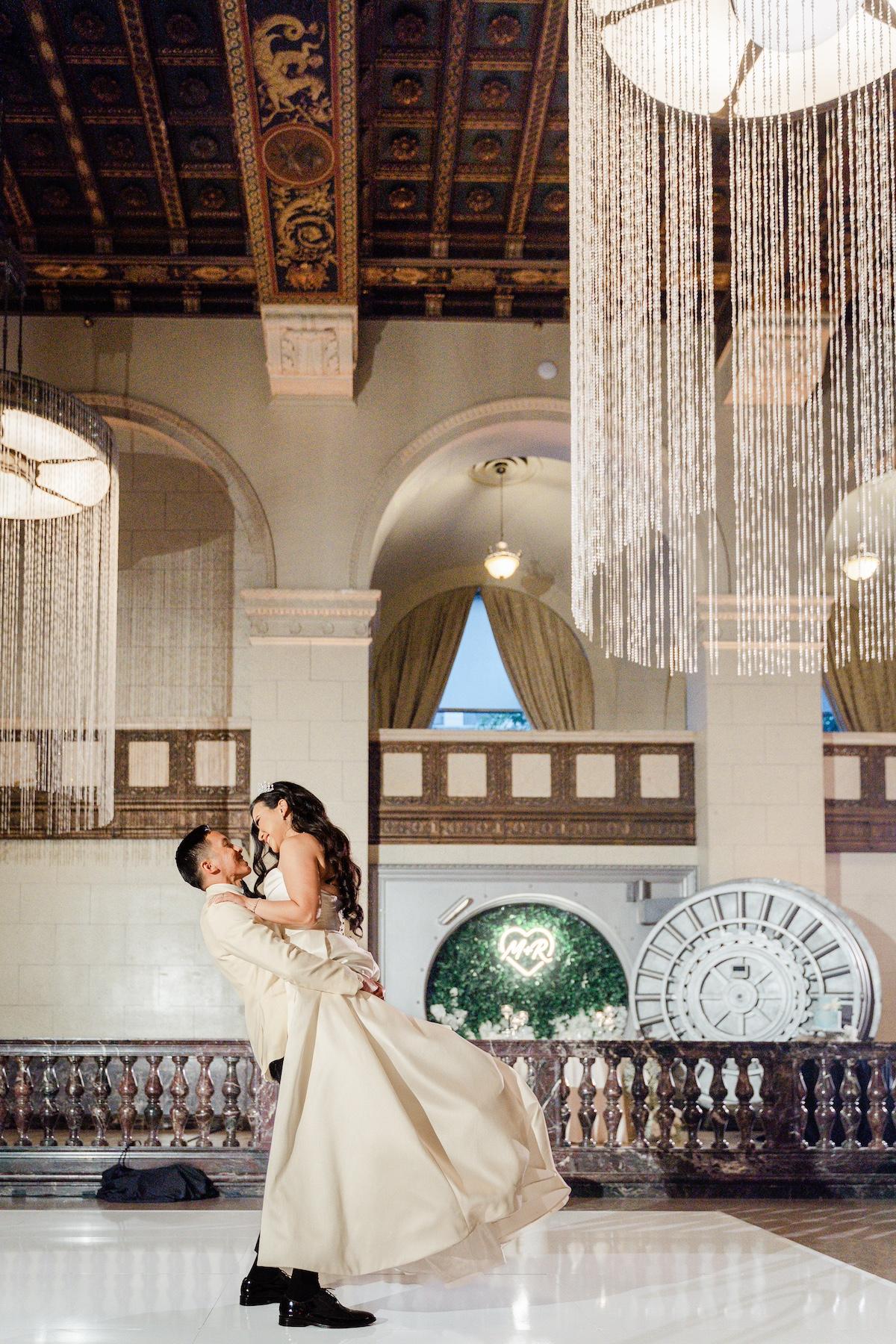 A Glamorous Spring Wedding at The Majestic 119