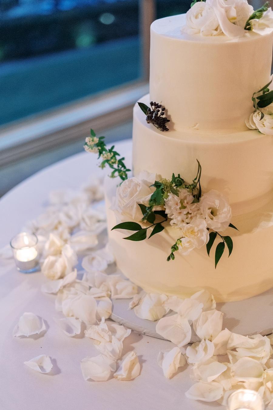 A Modern Spring Wedding at the Bel-Air Bay Club 47