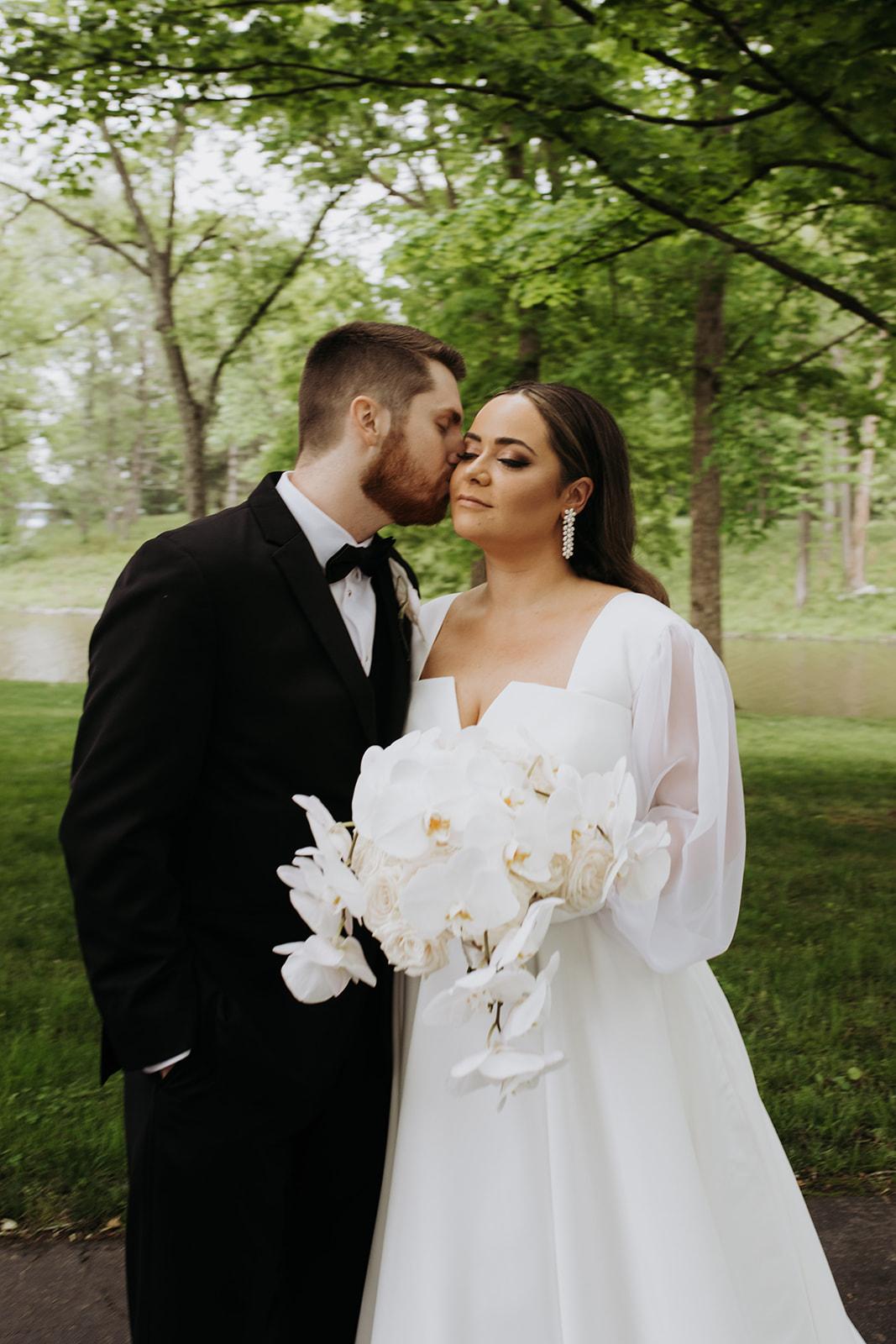 A Classic Spring Wedding at The Estate at Cherokee Dock 23