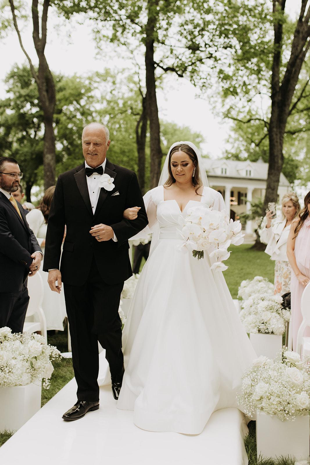 A Classic Spring Wedding at The Estate at Cherokee Dock 29