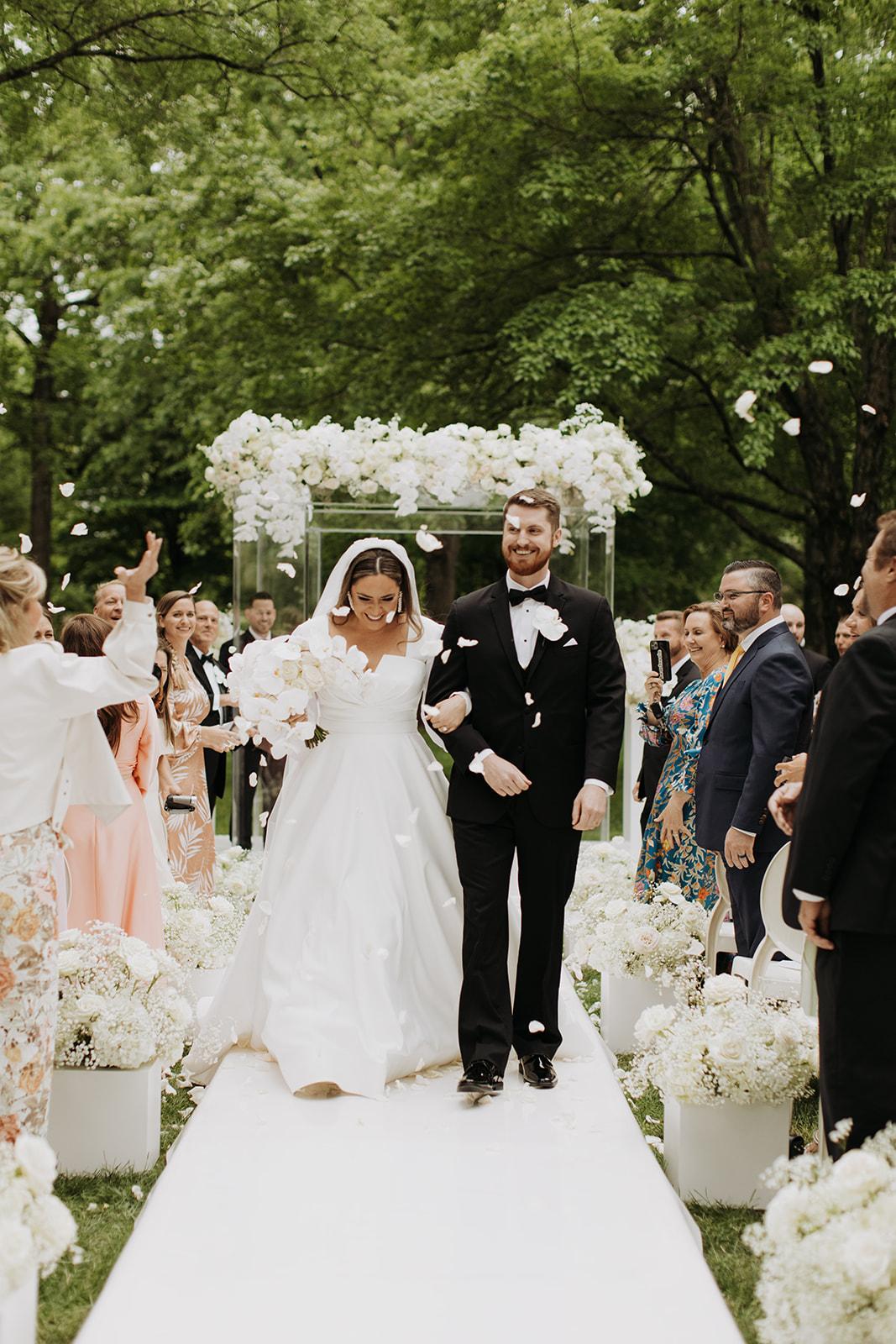 A Classic Spring Wedding at The Estate at Cherokee Dock 57