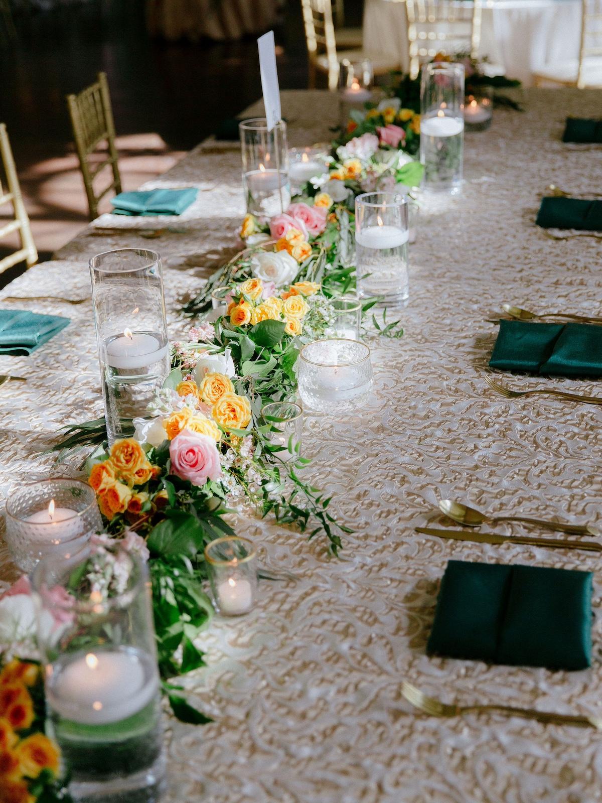 A Classic Spring Wedding at The Plaza Midtown Clubroom 28