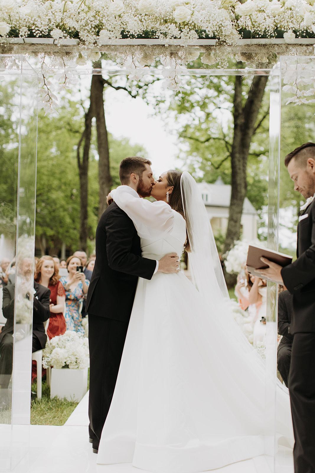 A Classic Spring Wedding at The Estate at Cherokee Dock 50
