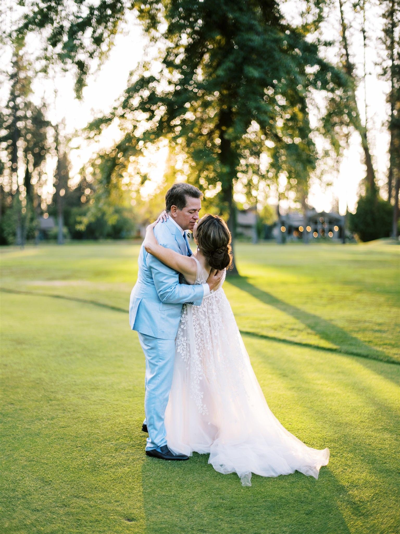 A Romantic Summer Wedding on Hayden Lake 67