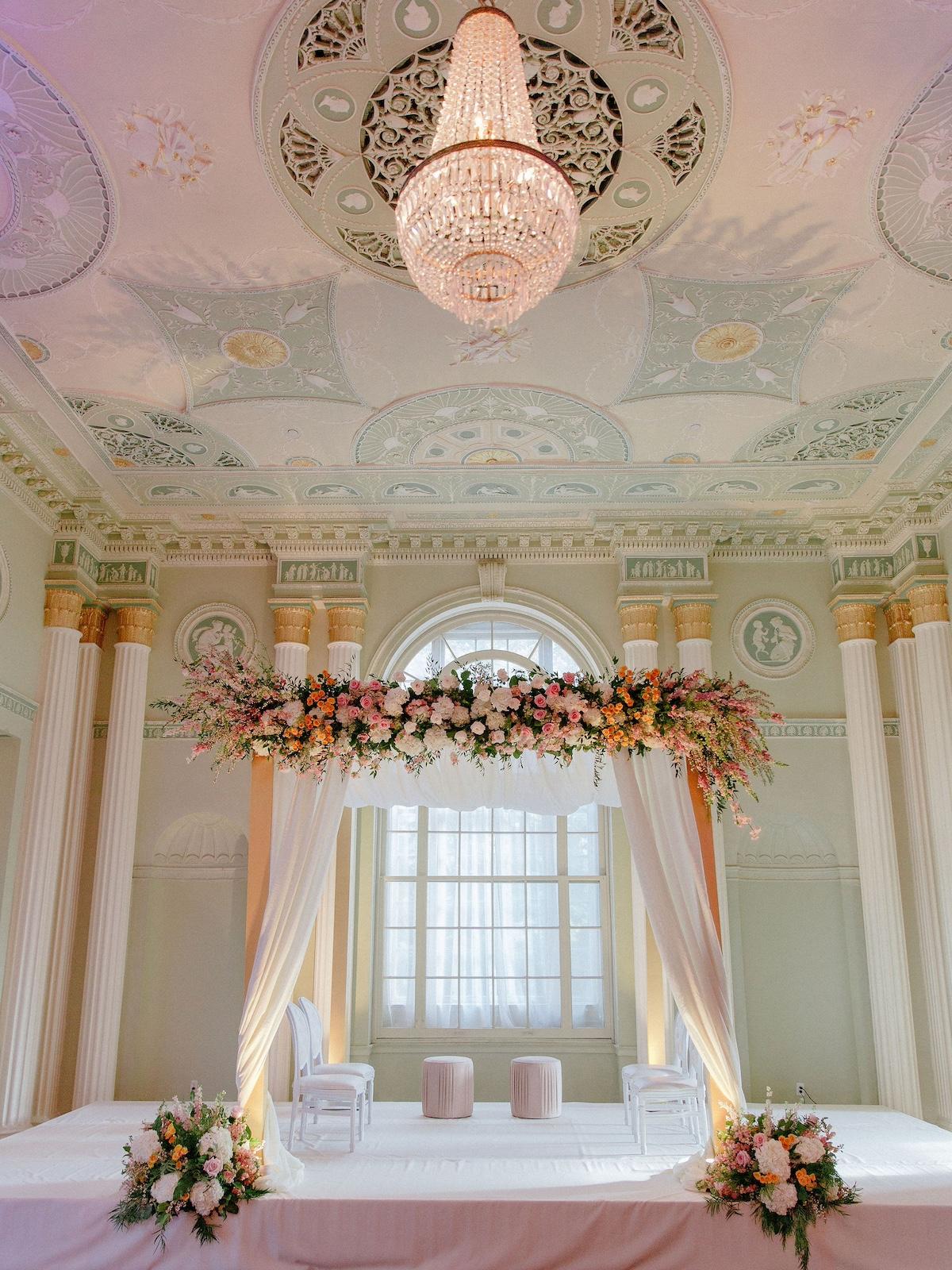 A Classic Spring Wedding at The Plaza Midtown Clubroom 40
