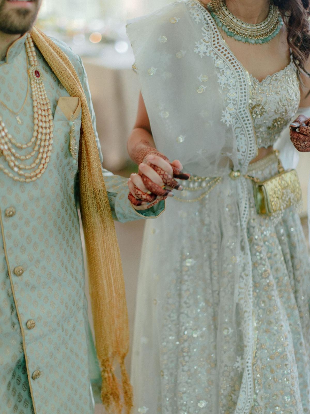A Classic Spring Wedding at The Plaza Midtown Clubroom 9