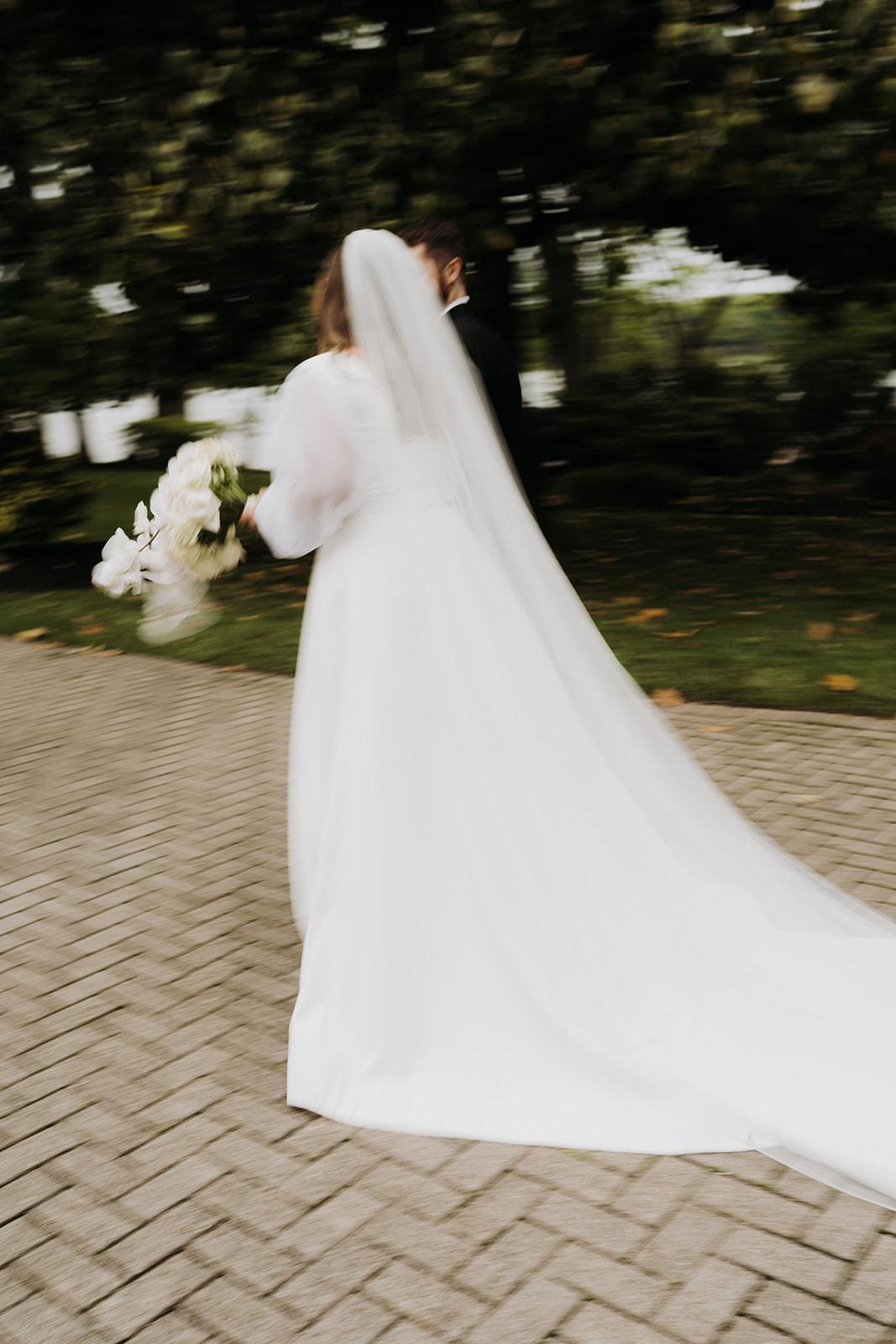 A Classic Spring Wedding at The Estate at Cherokee Dock 81